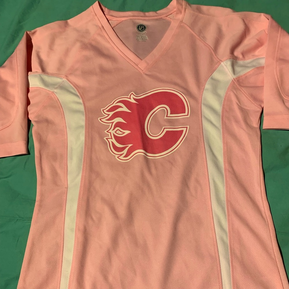 Calgary Flames Woman’s Jersey